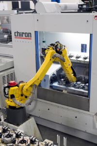 Workpiece load/unload achieved via a fully integrated Variocell UNO compact handling robot and workpiece storage unit for loading and unloading workpieces before and after machining. 